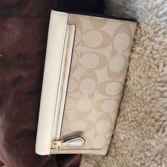 NWOT Coach Signature Tri-fold Long Leather Wallet 🩶🤎🎁 - Picture 14 of 15